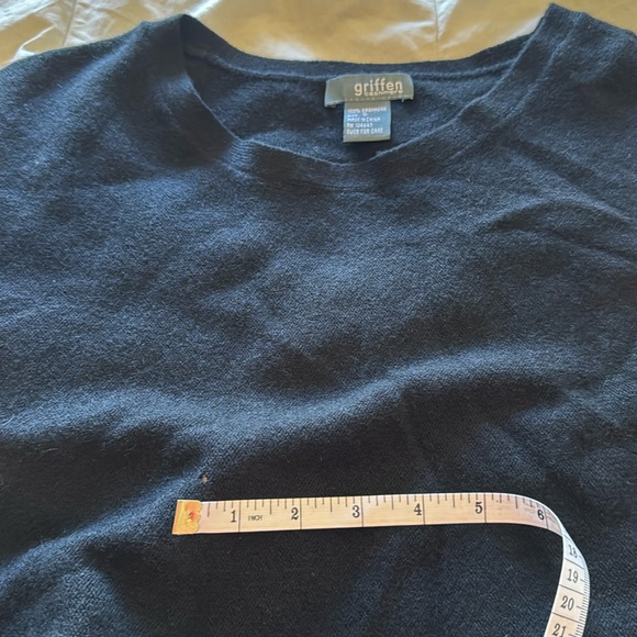 Griffin Cashmere Black Sweater with Fringe. Size Small. 100% Cashmere - Picture 6 of 6